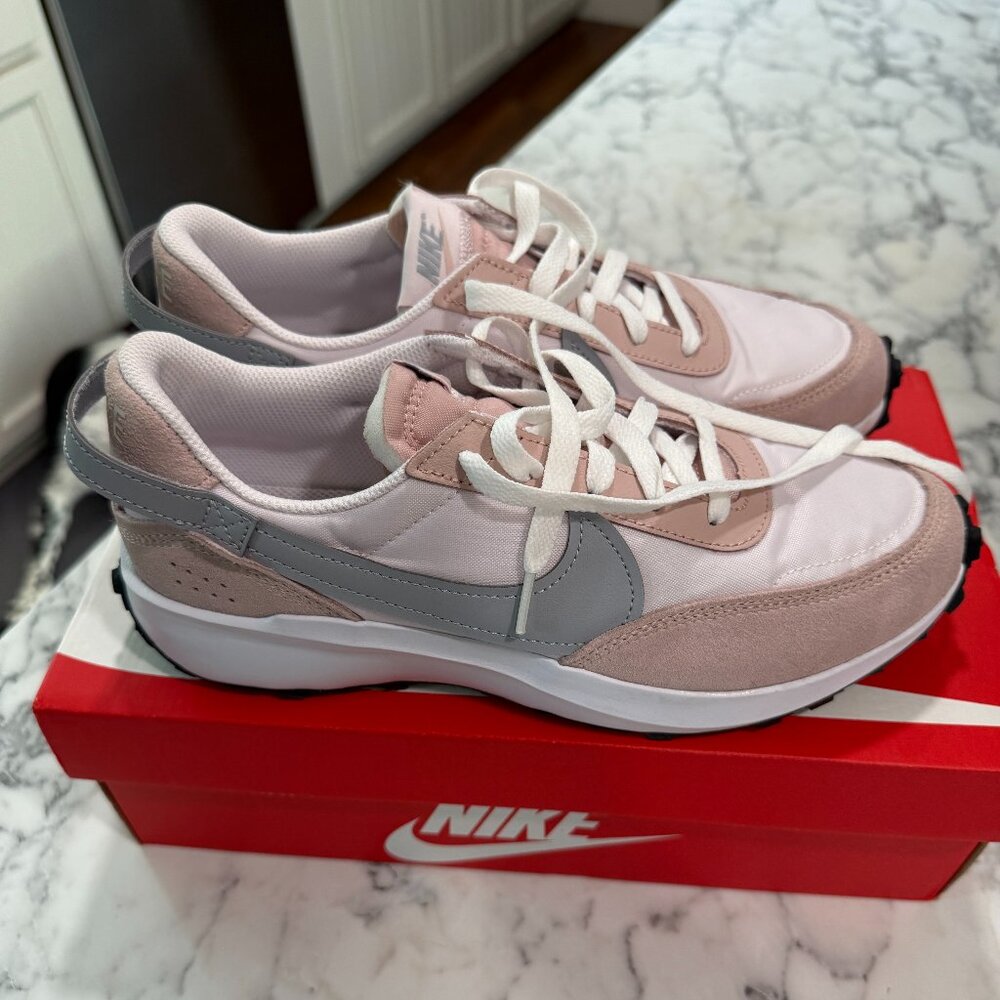 Nike Women's Waffle Debut Shoes for Sale!  Size 9.